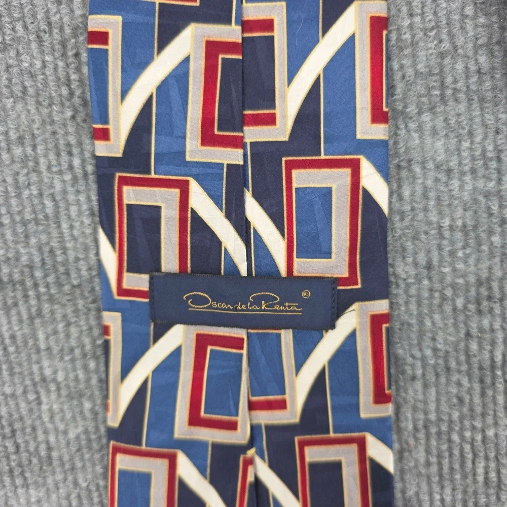 Oscar de la Renta Mens Silk Tie Blue Red Geometric Square Made in USA A67047
